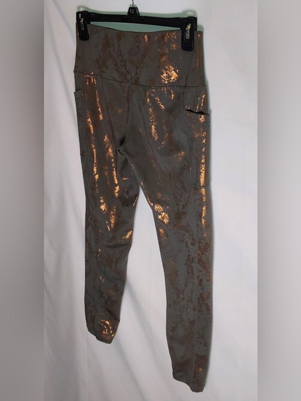 Metallic Gold Snake-Foil Accent Gray Activewear Legging w/Pockets - Picture 3 of 7